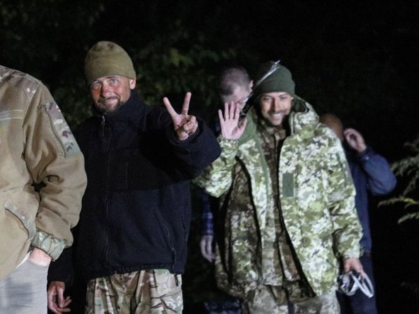 Украина и Россия провели обмен пленными, включая Виктора Медведчука и лидеров “Азова”* Волыну и Калину